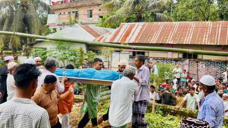 শোকের ছায়ায় চিরনিদ্রায় অপ্রতীম