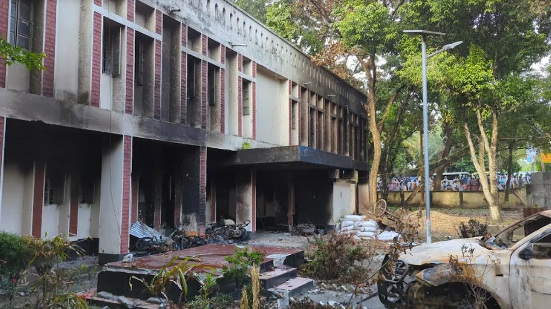 রাজশাহীতে পুলিশের ৫০টি অস্ত্র উদ্ধার হয়নি, বাড়ছে নিরাপত্তা ঝুঁকি