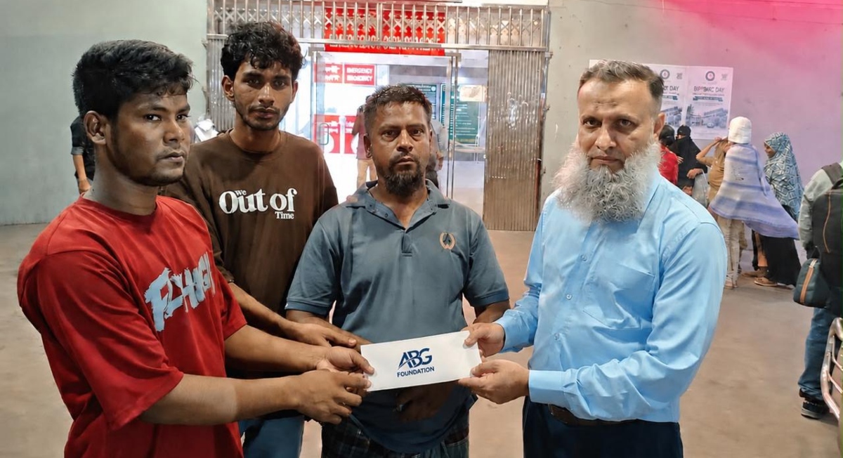 দগ্ধ রাকিবের চিকিৎসায় আনভীর বসুন্ধরা গ্রুপ ফাউন্ডেশনের সহায়তা