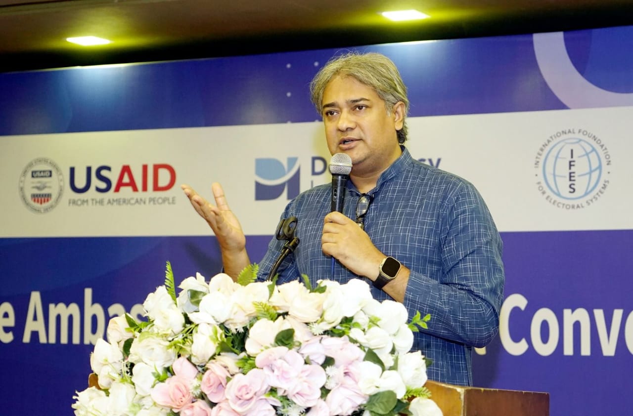 শান্তি প্রতিষ্ঠায় তথ্যের সততা নিশ্চিতের অঙ্গীকার করতে হবে : তথ্য প্রতিমন্ত্রী