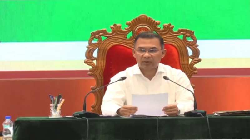 সশস্ত্র বাহিনী কোনো ব্যক্তি বা দলের সম্পত্তি নয়: প্রধানমন্ত্রী