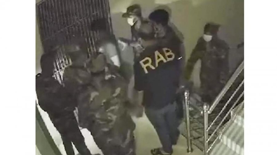 মোহাম্মদপুরে সেনা ও র‌্যাবের পোশাক পরে ডাকাতি