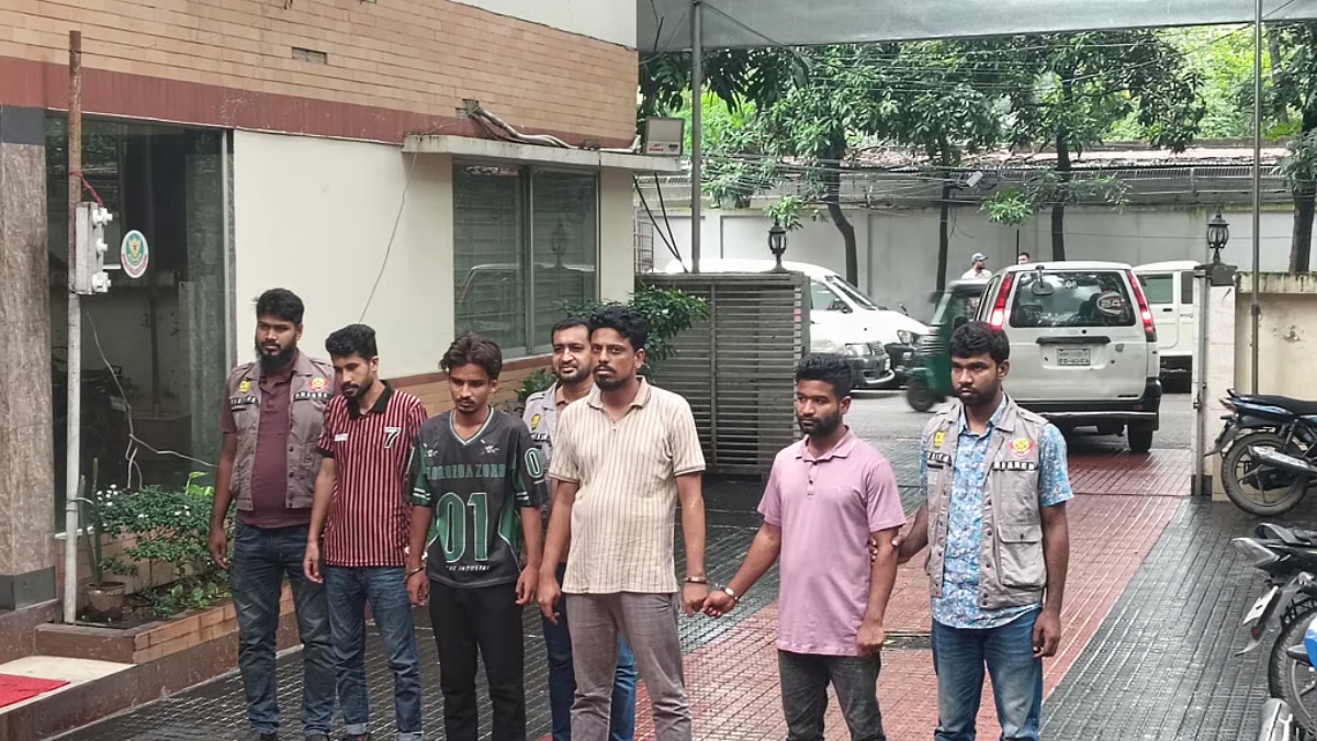 যাত্রাবাড়ীতে ককটেল বিস্ফোরণ, আ.লীগ নেতাসহ আটক ৪