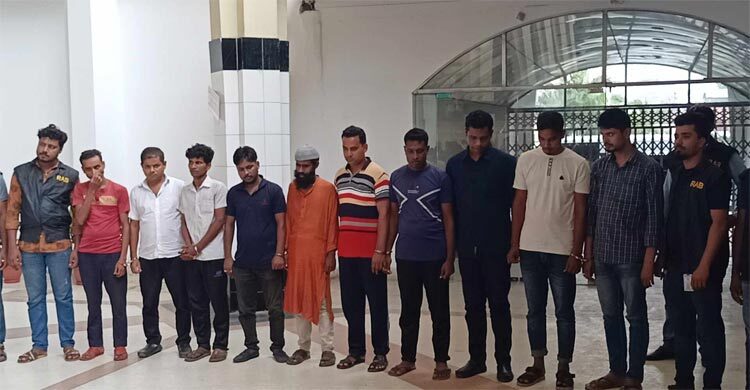 ট্রেনের ৫০০ টিকিটসহ ১২ কালোবাজারি আটক