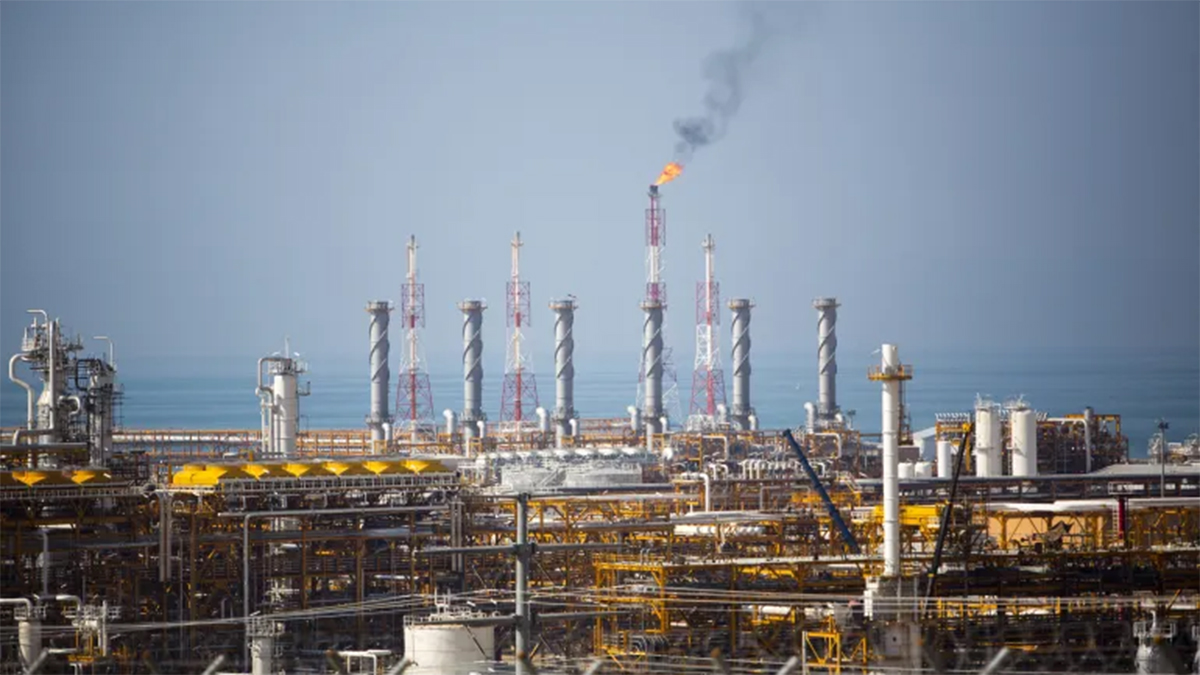 ইরানে ইসরায়েলের হামলায় জ্বলছে বিশ্বের সবচেয়ে বড় গ্যাসক্ষেত্র