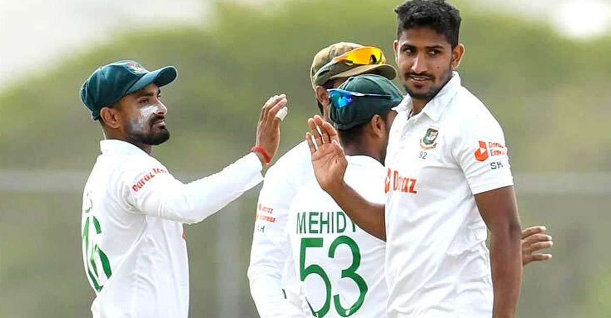 খালেদের আগুনে বোলিংয়ে ধুঁকছে লঙ্কানরা
