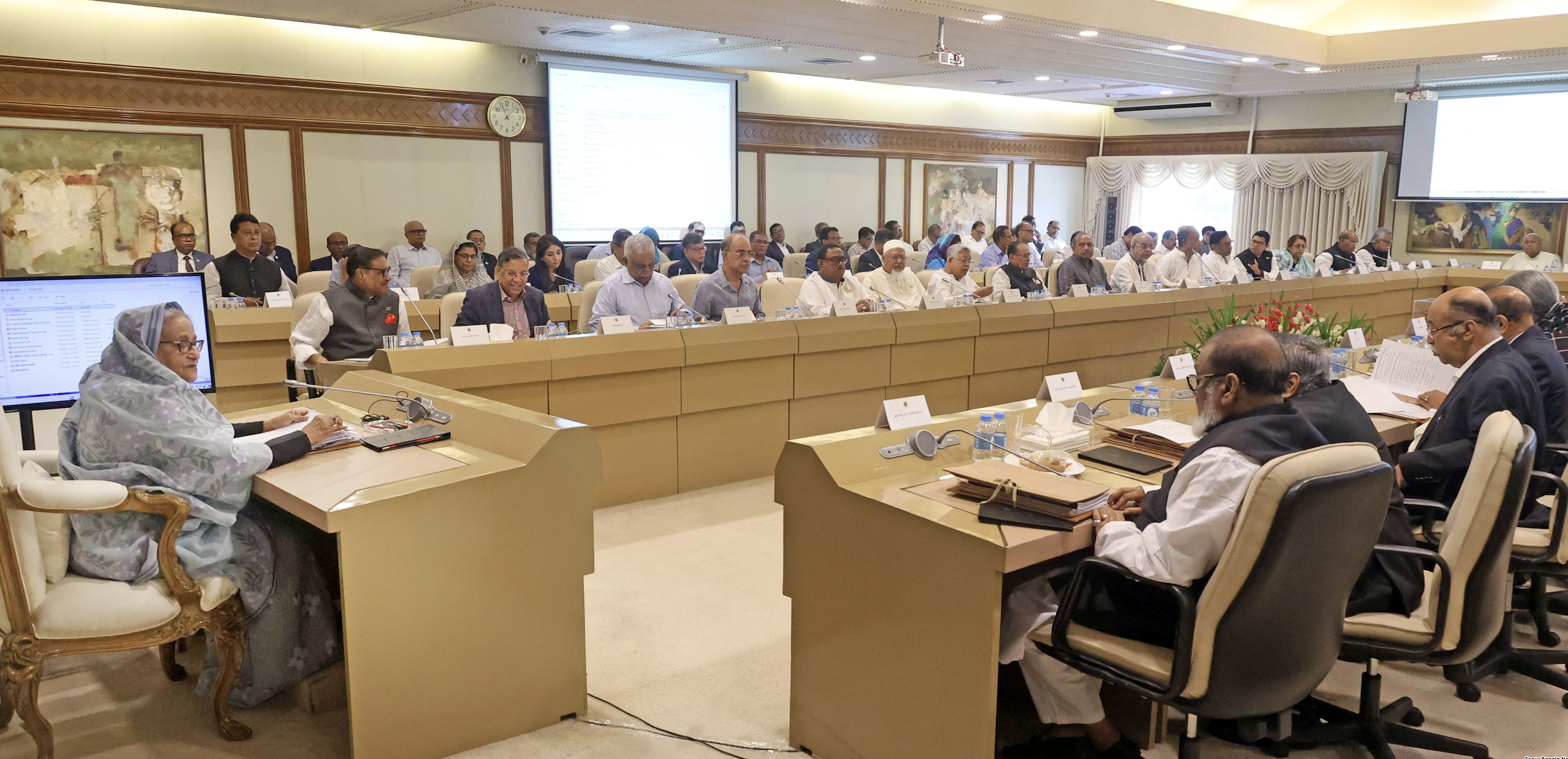 সরকারি হিসেবে নিহত ১৫০, মঙ্গলবার রাষ্ট্রীয় শোক