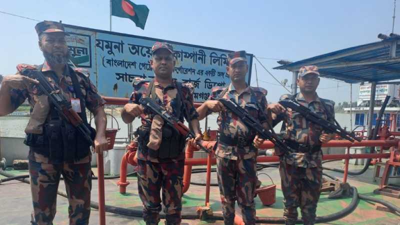 জ্বালানি তেলের ১৯ ডিপোতে বিজিবি মোতায়েন