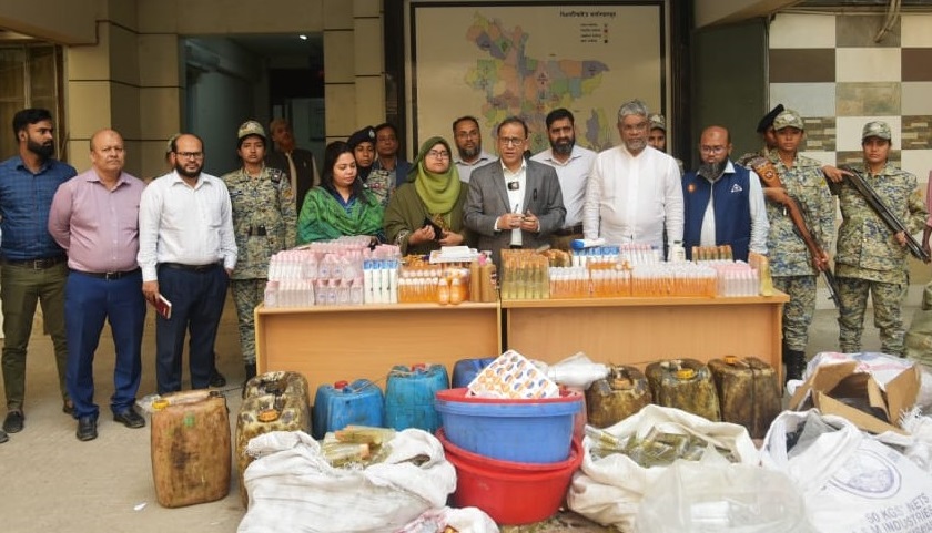 জনসন-সানসিল্কসহ কয়েকটি ব্রান্ডের বিপুল কসমেটিক জব্দ