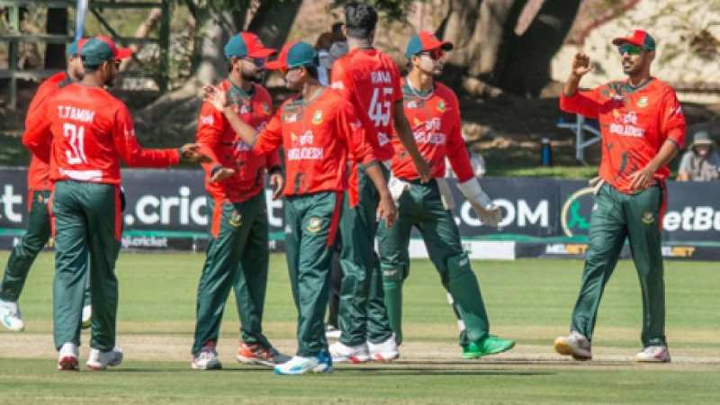 শেষ ওভারে সাইফউদ্দিনের ঝড়ে ১৮৬ রানের বড় পুঁজি বাংলাদেশের