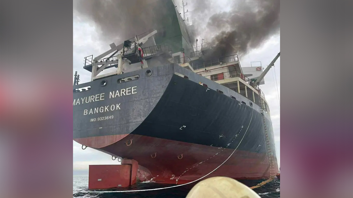 হরমুজ প্রণালিতে পরপর ৩ কার্গো জাহাজে হামলা