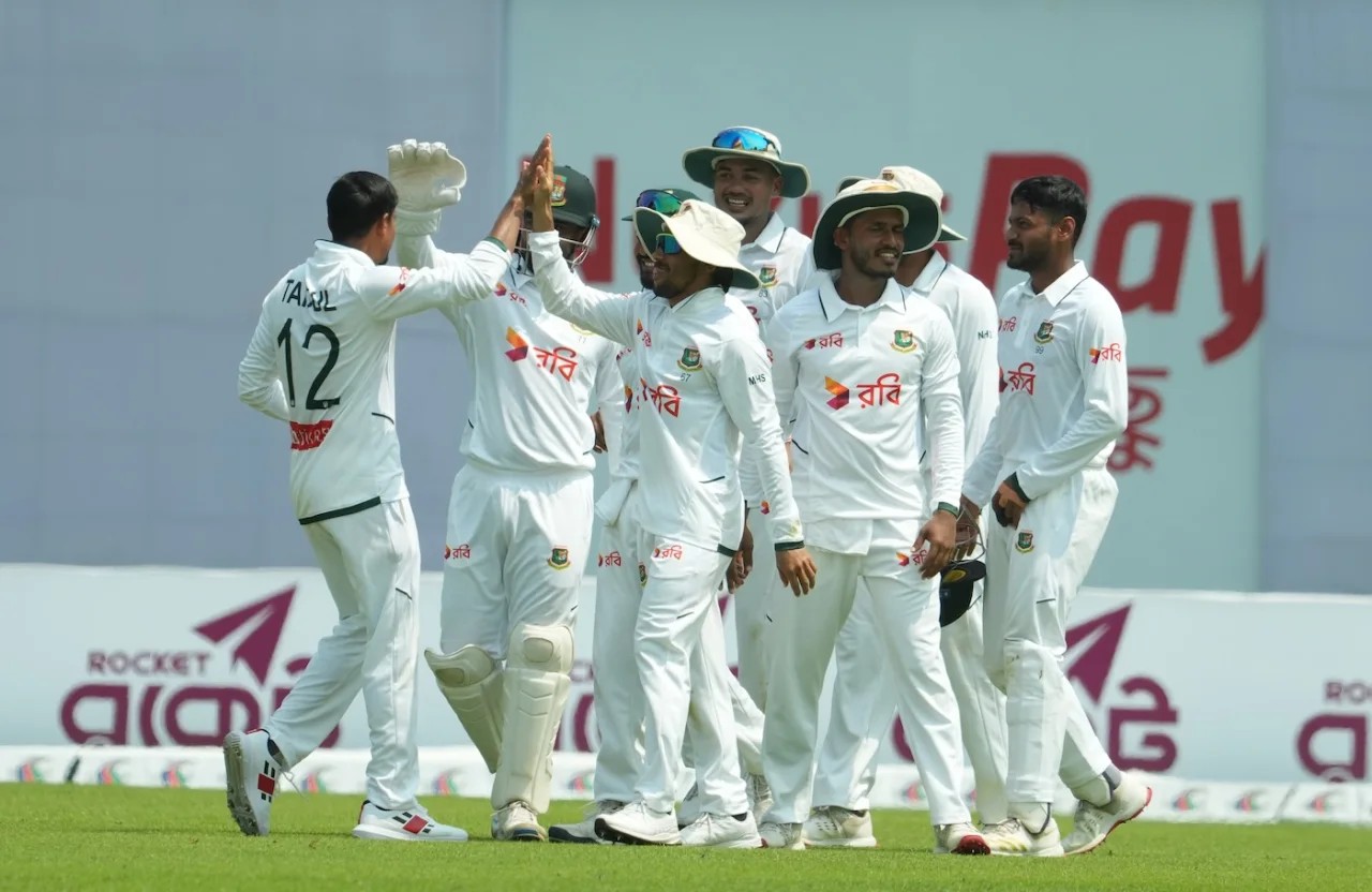 দ্বিতীয় সেশনেও ৪ উইকেট নেই পাকিস্তানের, লিডের পথে বাংলাদেশ