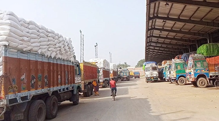 বেনাপোলে ভারত থেকে ১০৩০ টন চাল আমদানি