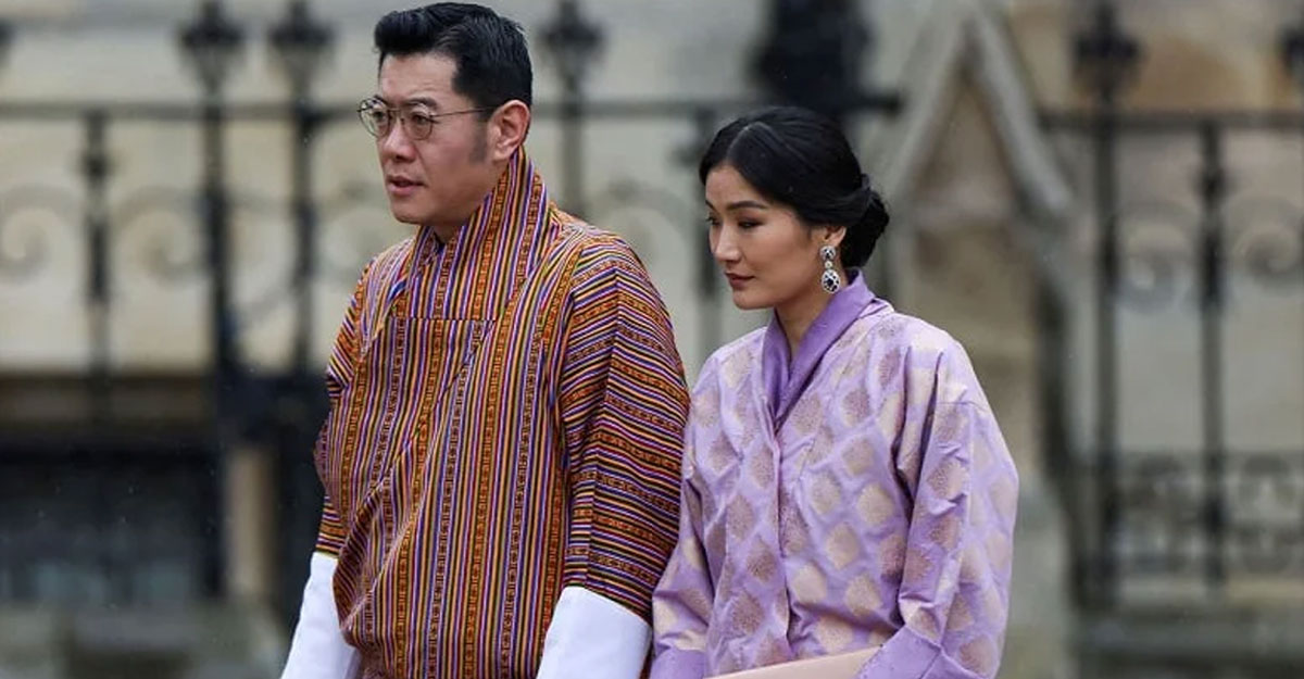 রানিকে নিয়ে ঢাকায় ভুটানের রাজা