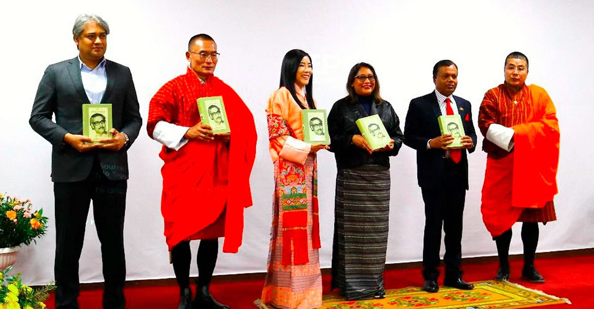 ভুটানি ভাষায় ‘অসমাপ্ত আত্মজীবনী’র মোড়ক উন্মোচন