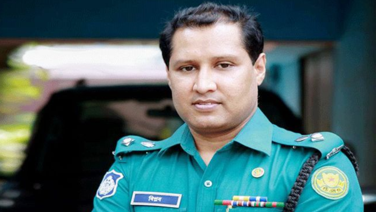 বিপ্লব কুমার ও স্ত্রীর ২৮ ব্যাংক হিসাব অবরুদ্ধ