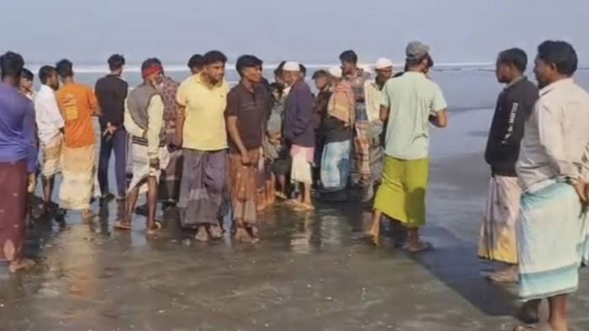 টেকনাফ মেরিন ড্রাইভ সৈকতে ভেসে এল তরুণ-তরুণীর মরদেহ
