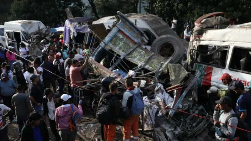 কলম্বিয়ায় মহাসড়কে বোমা বিস্ফোরণ, নিহত ১৪