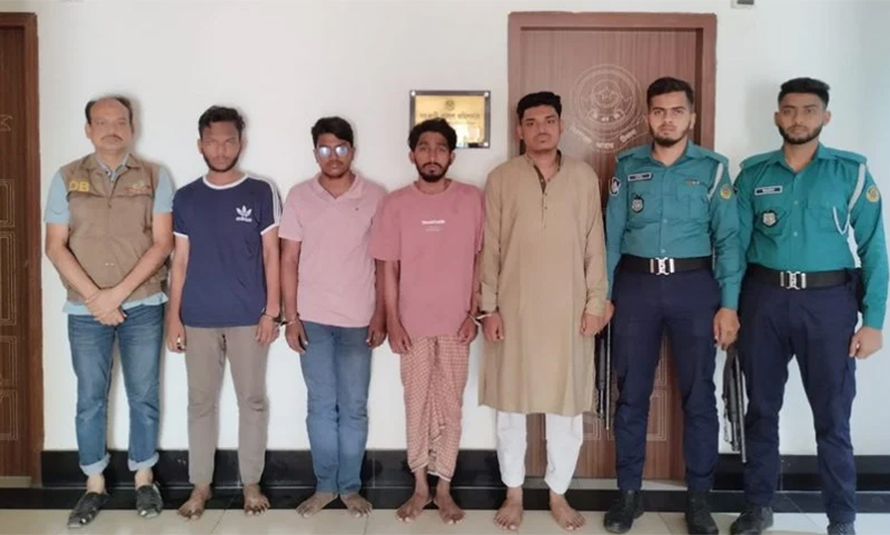 ‘বৈষম্যবিরোধী’ পরিচয়ে অপহরণ করে মুক্তিপণ আদায়, গ্রেপ্তার ৪