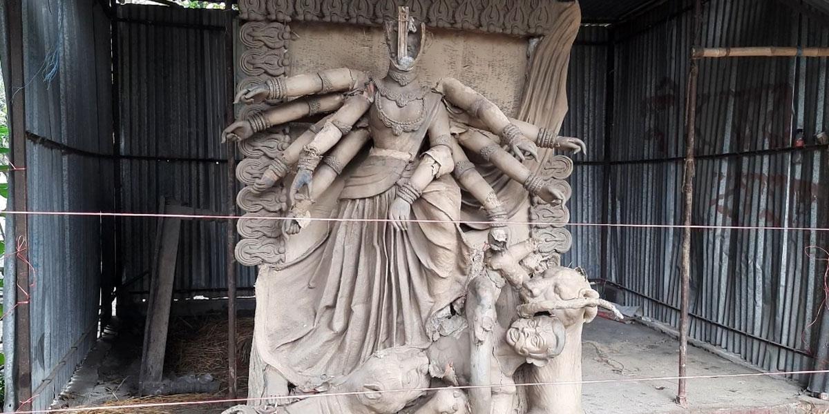 চাঁপাইনবাবগঞ্জে দুর্গাপ্রতিমা ভাঙচুর