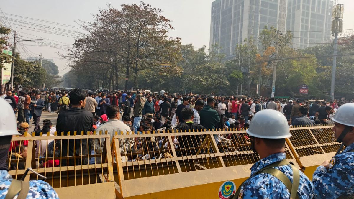 ইসির ‘পক্ষপাতদুষ্ট’ আচরণের প্রতিবাদে ছাত্রদলের বিক্ষোভ, ঘেরাও কর্মসূচি