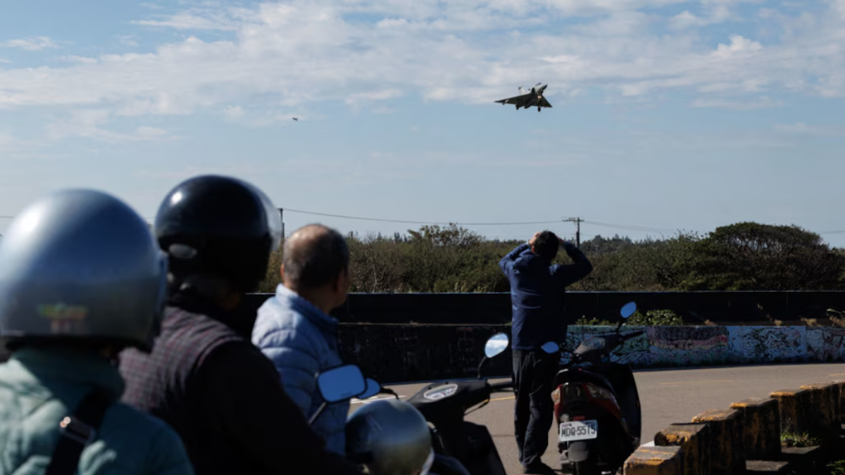তাইওয়ান ঘিরে সামরিক মহড়া চীনের, তাইপে বলছে ‘ভীতি প্রদর্শন’