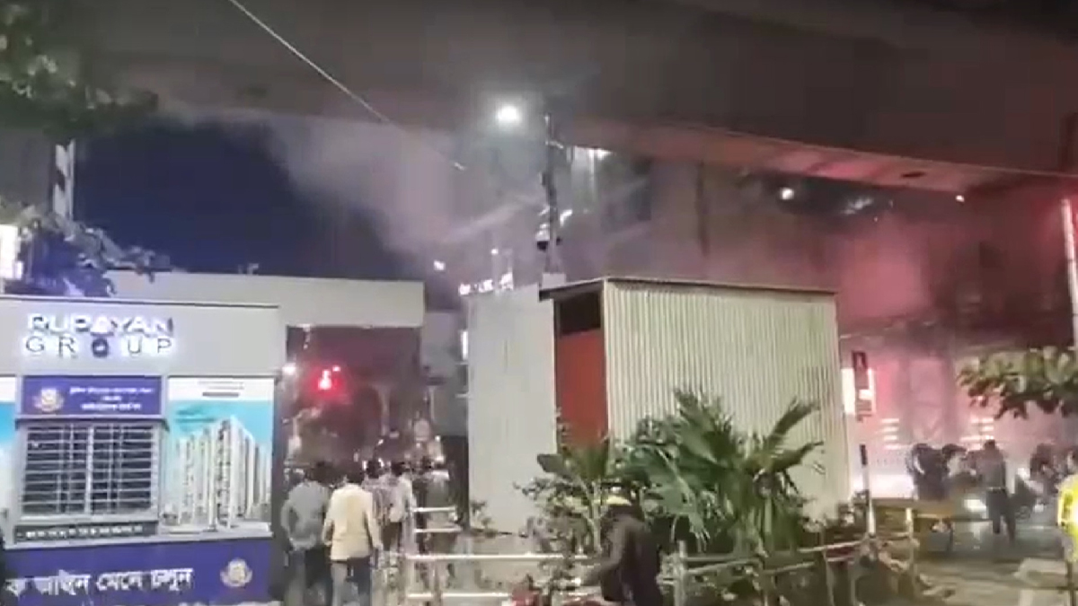 উপদেষ্টা রিজওয়ানার বাসা ও এনসিপি কার্যালয়ের সামনে ককটেল বিস্ফোরণ