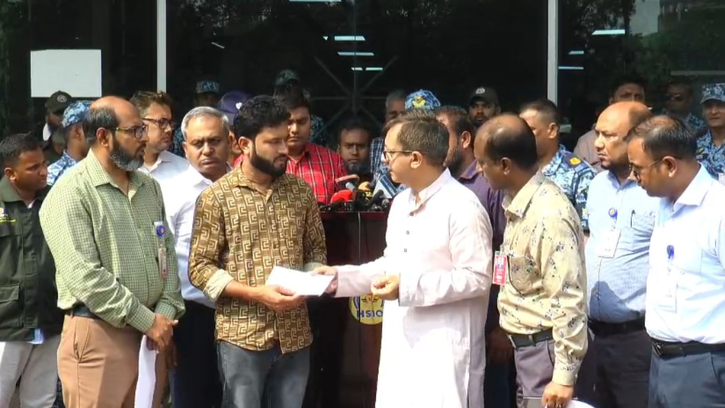 বাহরাইনে নিহত গিরিশ চন্দ্রের মরদেহ পরিবারের কাছে হস্তান্তর