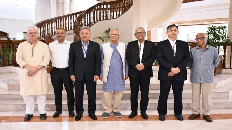 বিএনপি, জামায়াতের চোখে বিতর্কিত উপদেষ্টা কারা