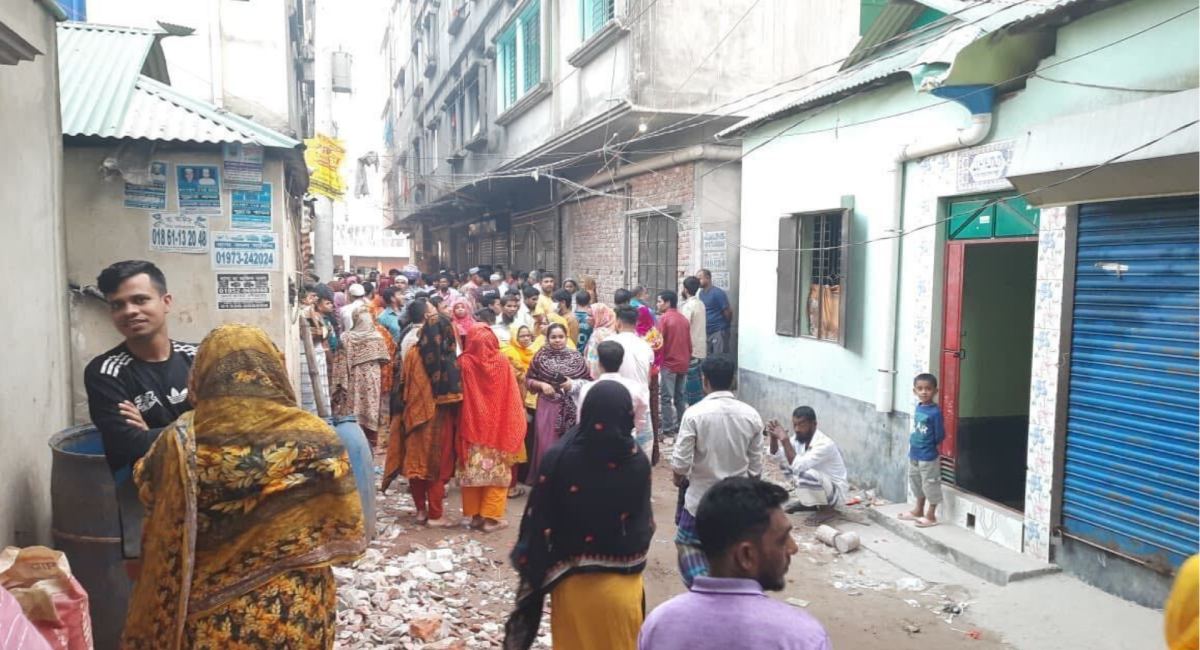 গলাকাটা দম্পতি উদ্ধার: স্ত্রী নিহত, সংকটাপন্ন স্বামী