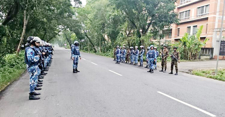 কারফিউতে থমথমে গোপালগঞ্জ, চলছে বিশেষ অভিযান