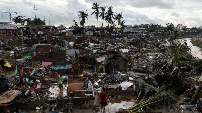 ফিলিপাইনে ঘূর্ণিঝড় কালমেগির তাণ্ডবে নিহত ৫৮