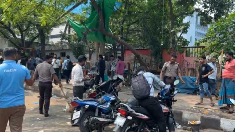 ঢাকার সড়ক ও ফুটপাত দখলমুক্ত করতে ডিএমপির অভিযান