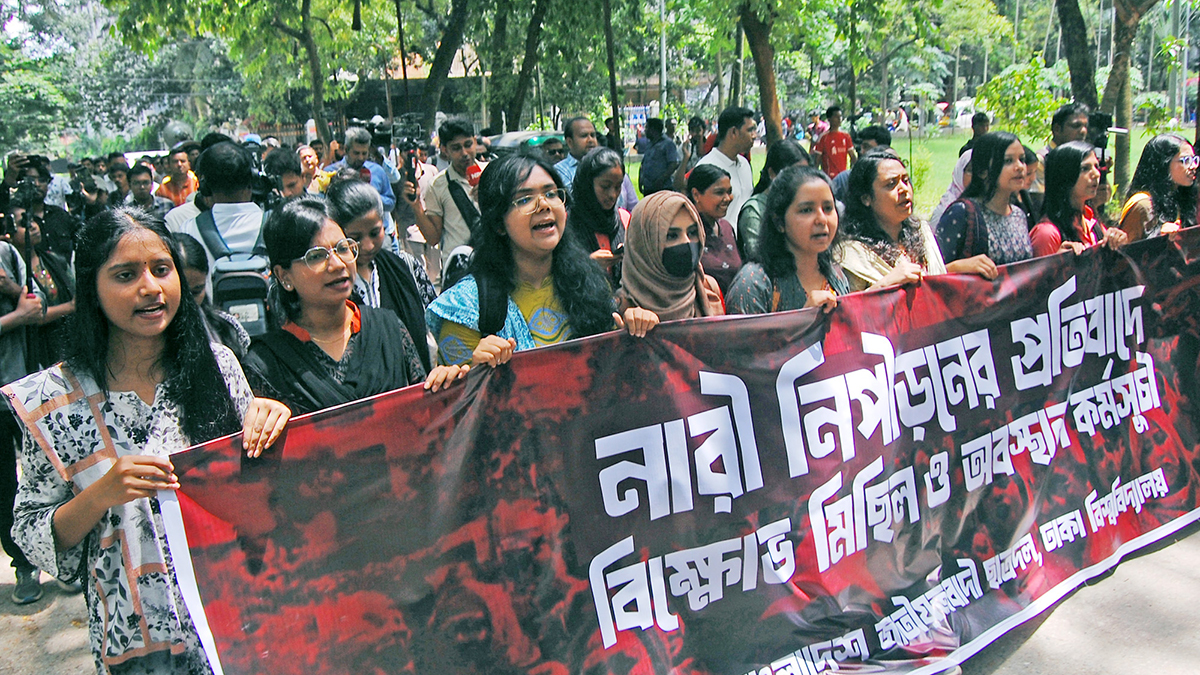 রিটকারী ডাকসু প্রার্থীকে গণধর্ষণের হুমকি: প্রতিবাদে ছাত্রদলের বিক্ষোভ মিছিল