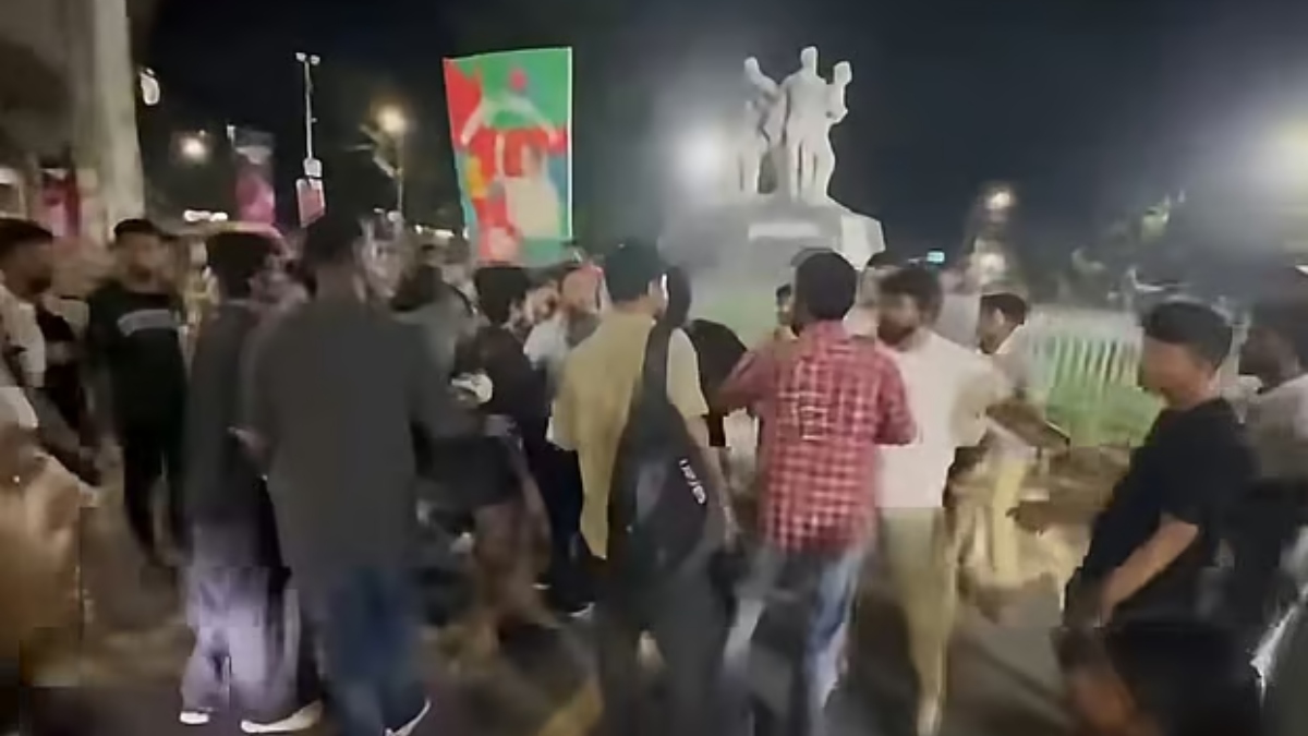 ঢাবি ছাত্রীদের বহিরাগতদের কটূক্তি, প্রতিবাদ করায় ছাত্র ইউনিয়ন নেতাকর্মীর ওপর হামলা