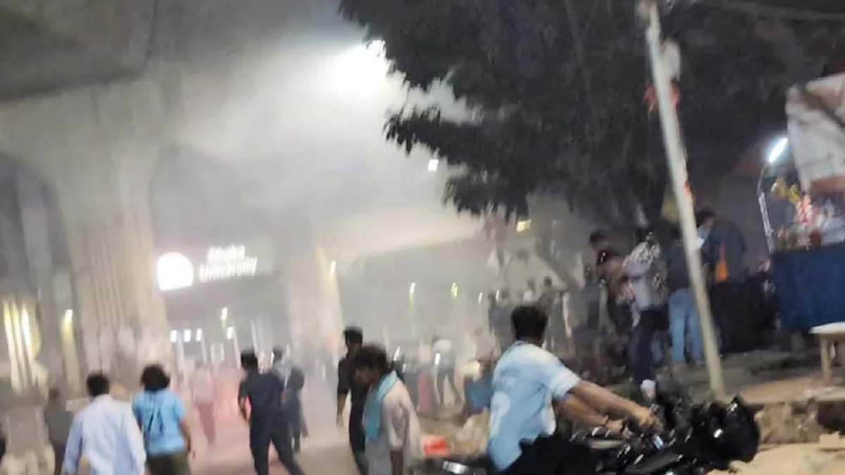 ঢাবির টিএসসিতে দুই ককটেল বিস্ফোরণে আহত ১