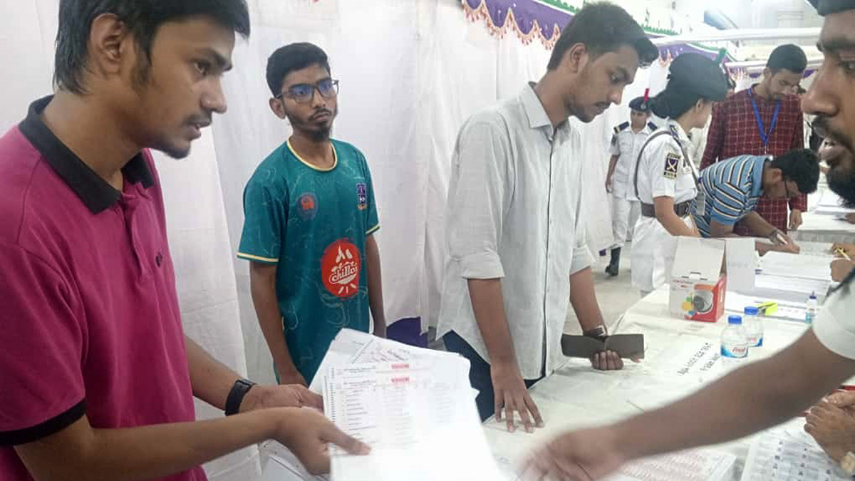 নীলক্ষেতেই ছাপা হয়েছে ডাকসুর ব্যালট, ঢাবিতে বিক্ষোভ