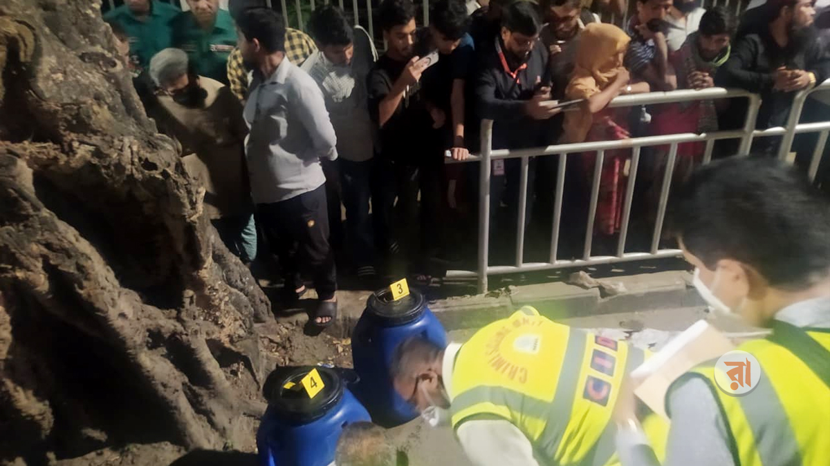 জাতীয় ঈদগাহের সামনে ড্রামে মিলল খণ্ডিত মরদেহ