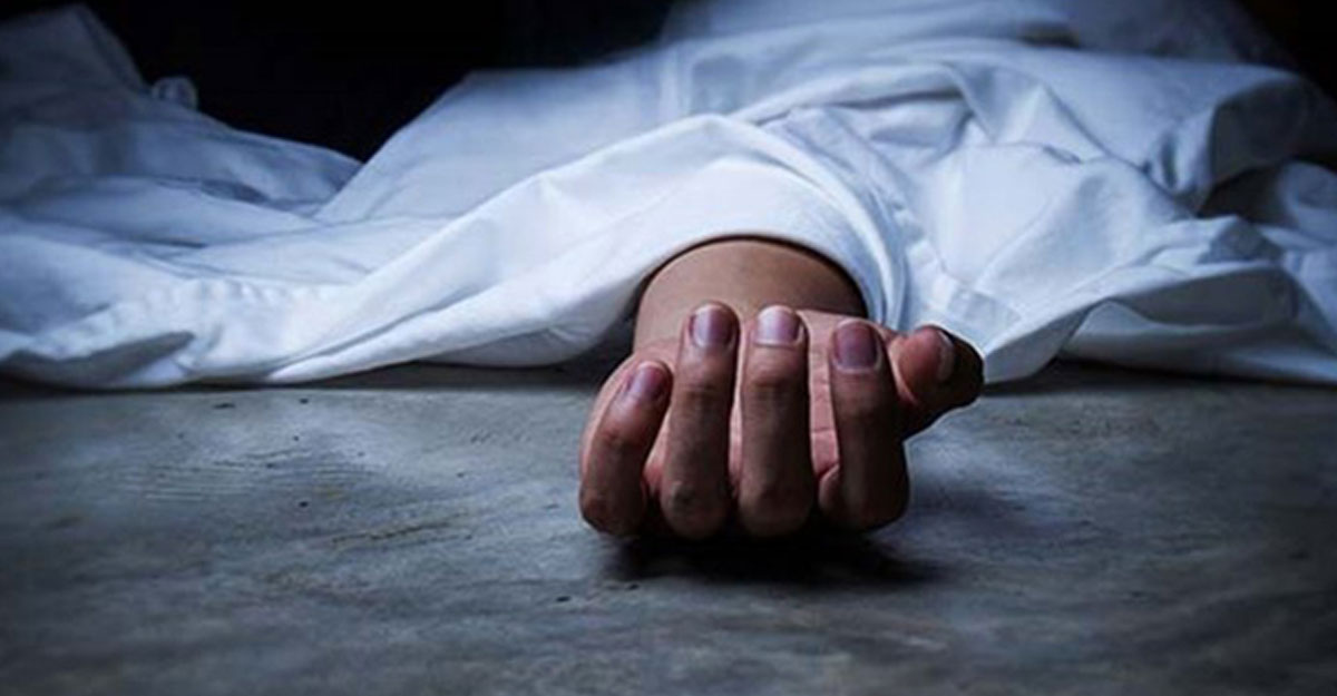 সড়কে পড়ে ছিল আ. লীগ নেতার রক্তাক্ত লাশ