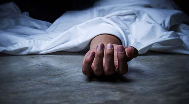 ট্রাকের পেছনে কাভার্ড ভ্যানের ধাক্কা, প্রাণ গেল দুইজনের