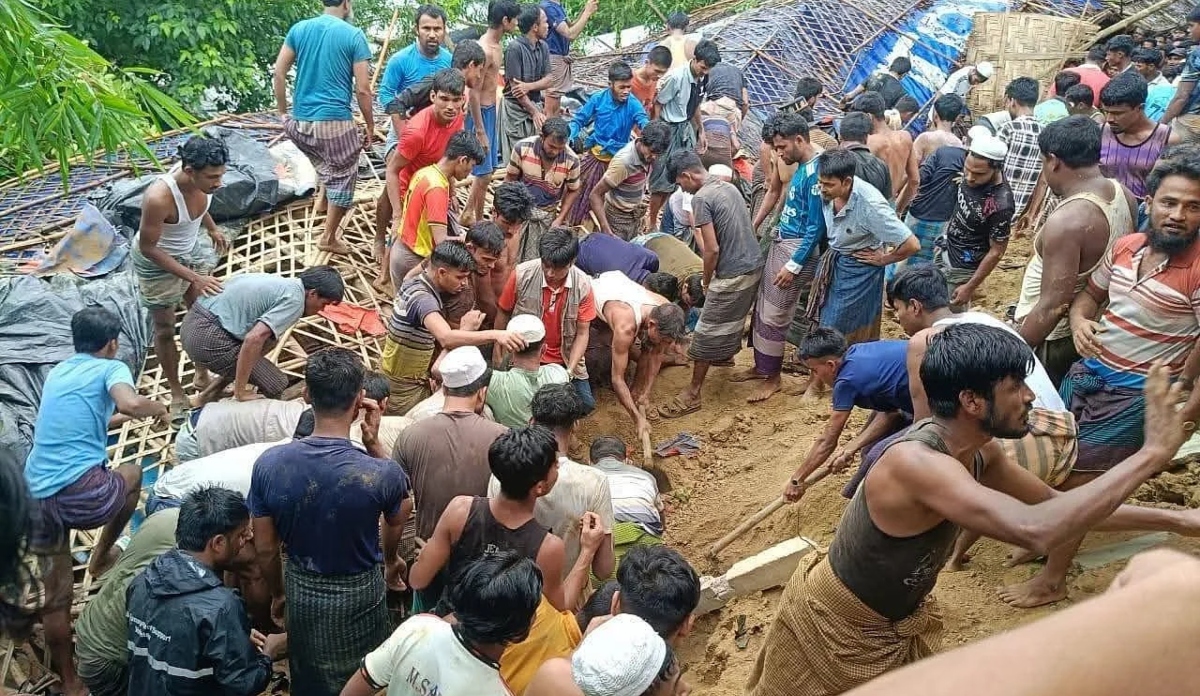 রোহিঙ্গা ক্যাম্পে মাদরাসা ওপর পাহাড়ধসে মৃত্যু বেড়ে ৮, উদ্ধার কাজ চলছে