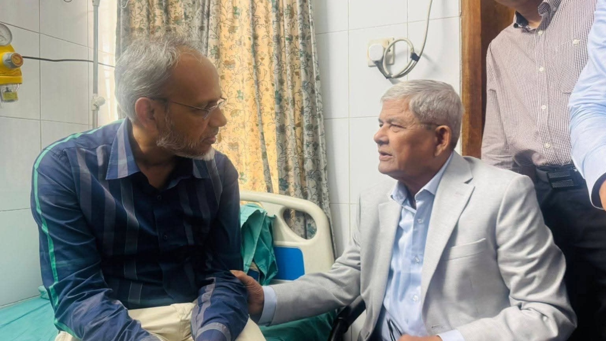 বিএমইউতে ডা. রফিকুল ইসলামের শয্যাপাশে মির্জা ফখরুল