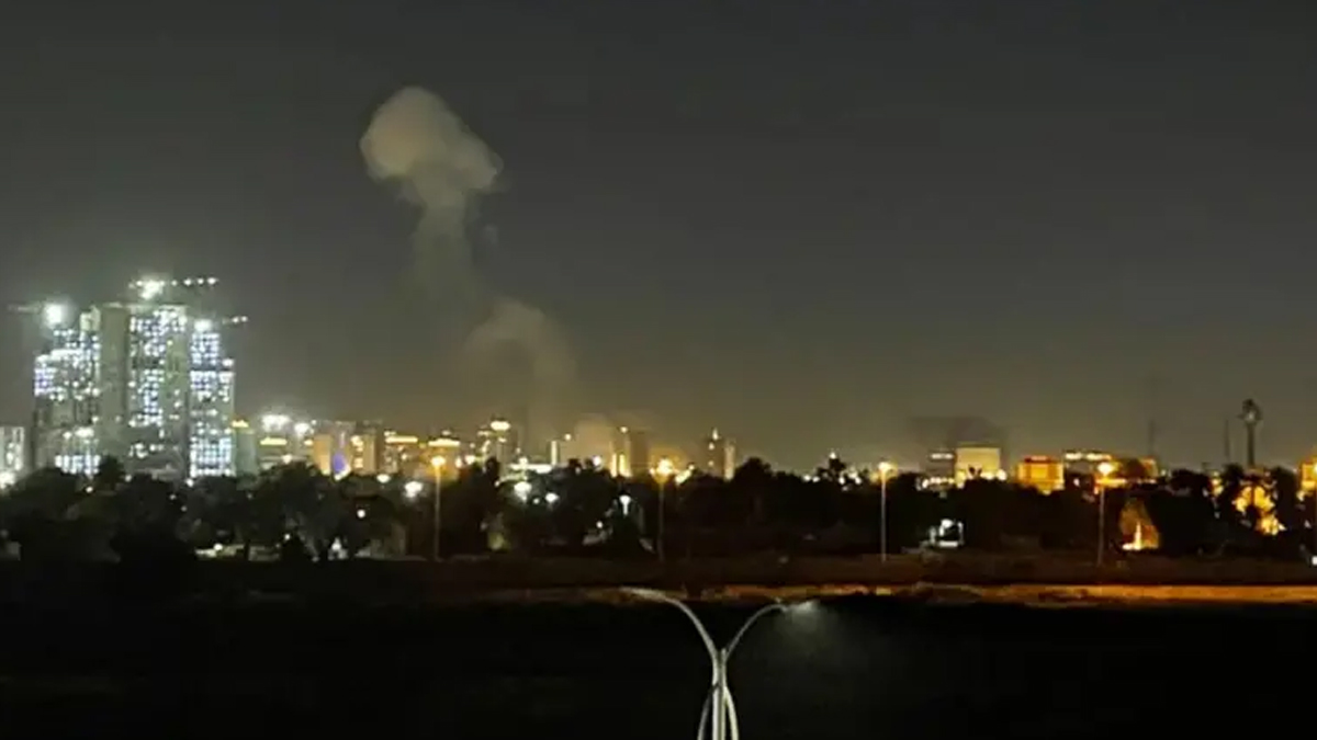 বাগদাদে মার্কিন দূতাবাসে ড্রোন হামলা, ইরানপন্থি গোষ্ঠীর ঘাঁটিতে পালটা হামলায় নিহত ৪