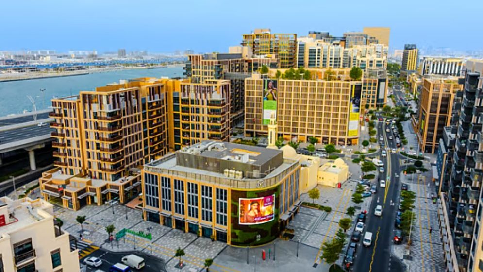 দুবাইয়ে তৈরি হচ্ছে বিশ্বের প্রথম ‘স্বর্ণের রাস্তা’