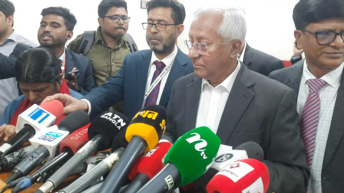 ১২টা পর্যন্ত ৩৩% ভোট পড়েছে: ইসি