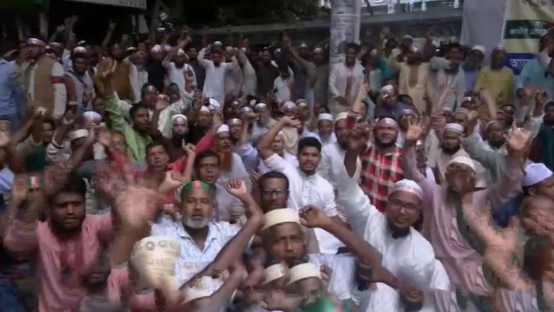 অবস্থান কর্মসূচিতে ইবতেদায়ি শিক্ষকরা