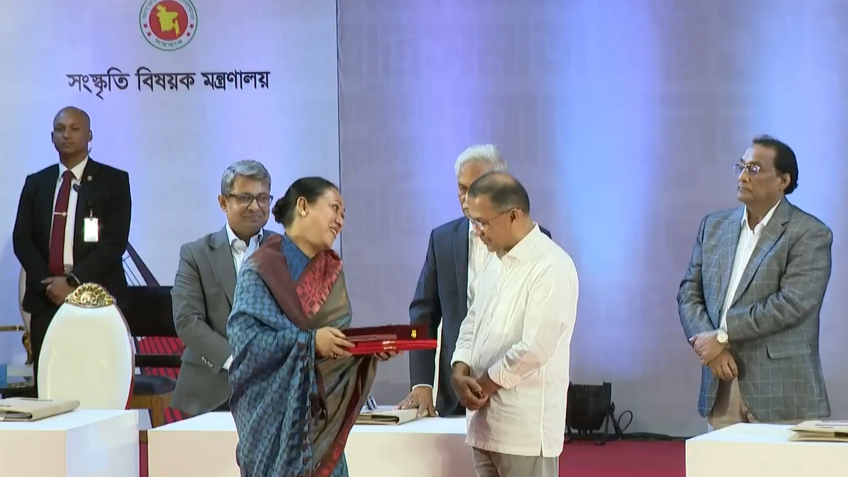 মরণোত্তর একুশে পদকে ভূষিত আইয়ুব বাচ্চু