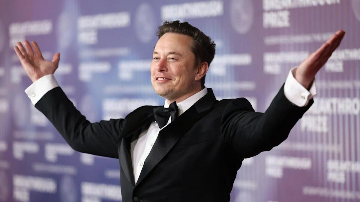 ৭০০ বিলিয়ন ডলারের চূড়ায় মাস্ক, ইতিহাসে প্রথম