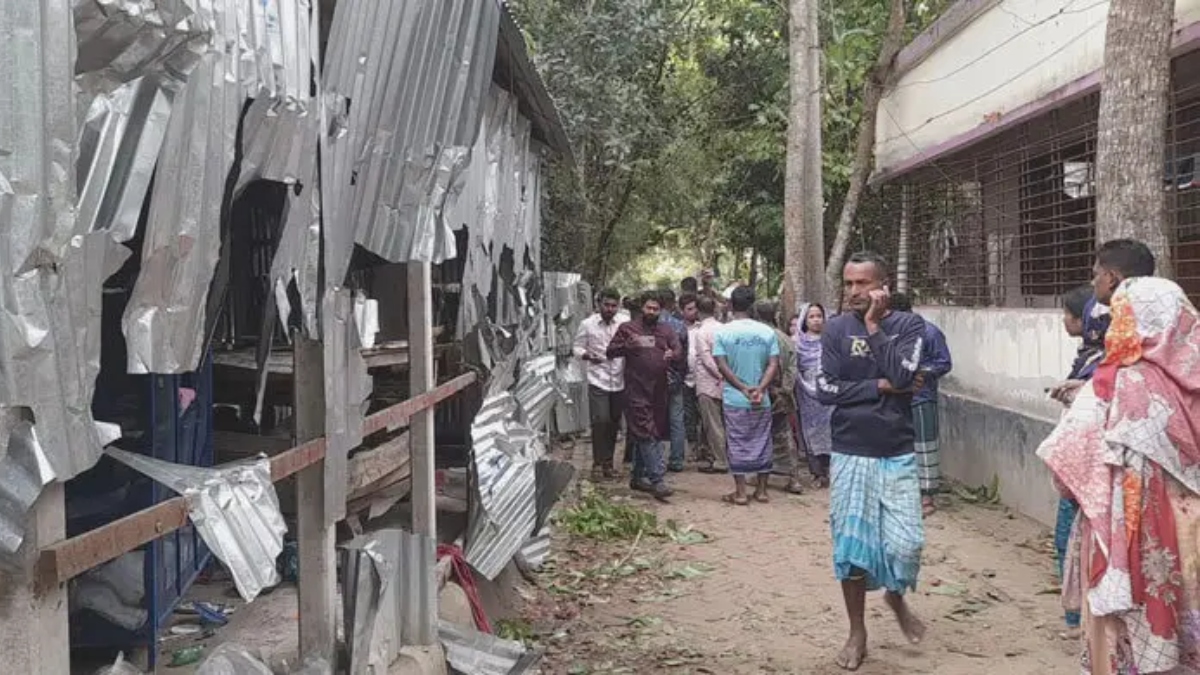 ফরিদপুরে ঈদের নামাজ শেষে দুই পক্ষের সংঘর্ষ, আহত ১০