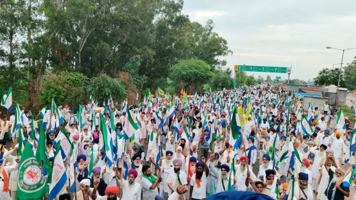 দিল্লিতে মহাসমাবেশ: কৃষকদের ঠেকাতে শম্ভু সীমান্ত বন্ধ, নেতাদের আটক